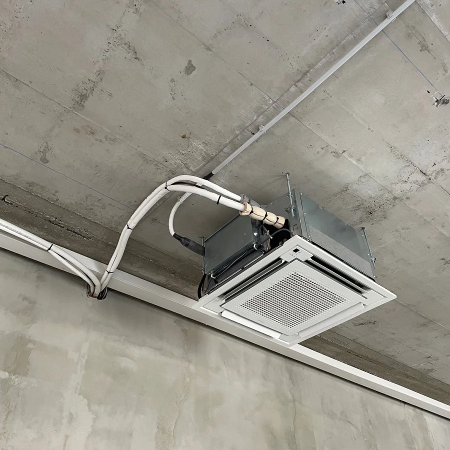 Montáž klimatizácie Daikin SkyAir FFA-A9 kancelárie Bratislava